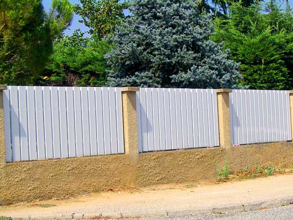 Cliquer pour fermer la fentre -  Barriere de protection pour cloture PVC